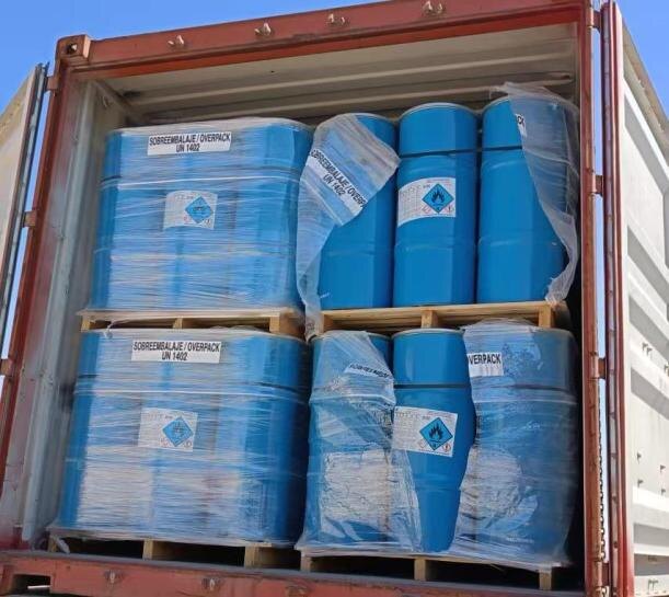 120 kg calcium carbide drums loaded on pallets